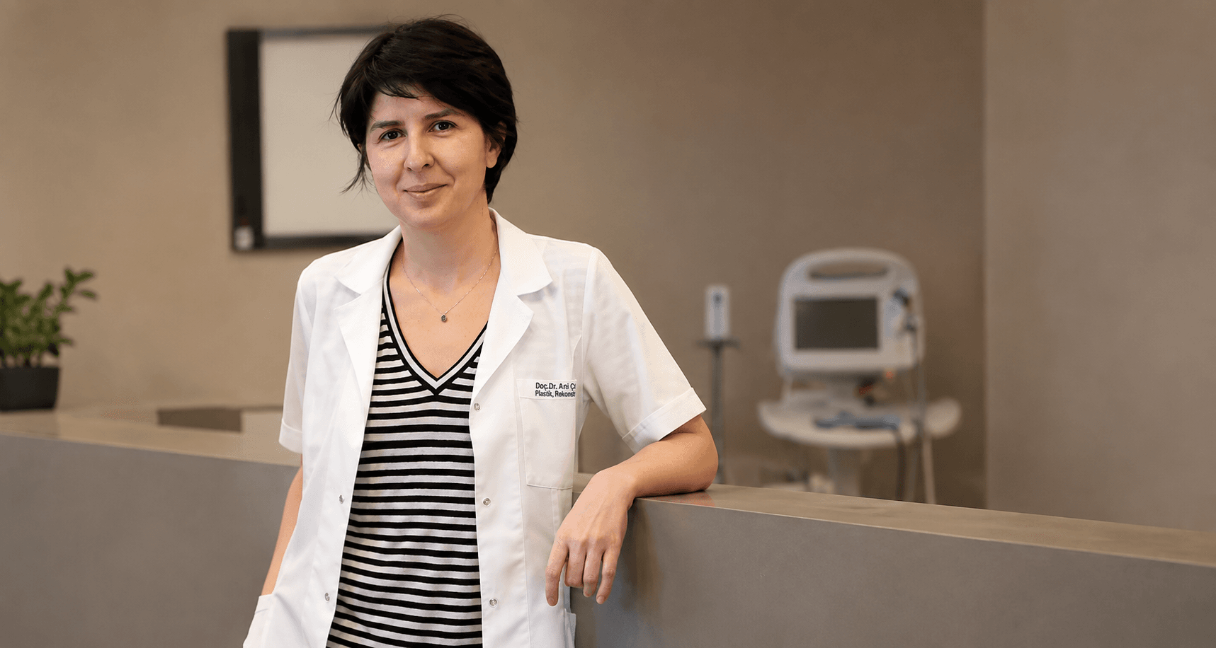 Doç. Dr. Anı Çinpolat, estetik, plastik ve rekonstrüktif cerrahi uzmanı